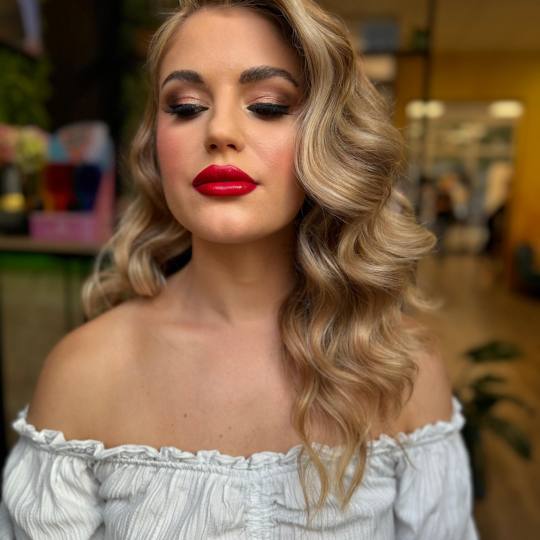 Epic Hair Design #zagreb Feniranje i stiliziranje Hollywood valovi - duga kosa