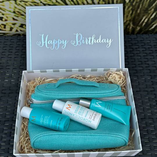Hairlookboutique #zagreb SPA Spa Box MOROCCANOIL SPA BOX 1

MOROCCANOIL SPA BOX 1 SADRŽI:
1. MOR