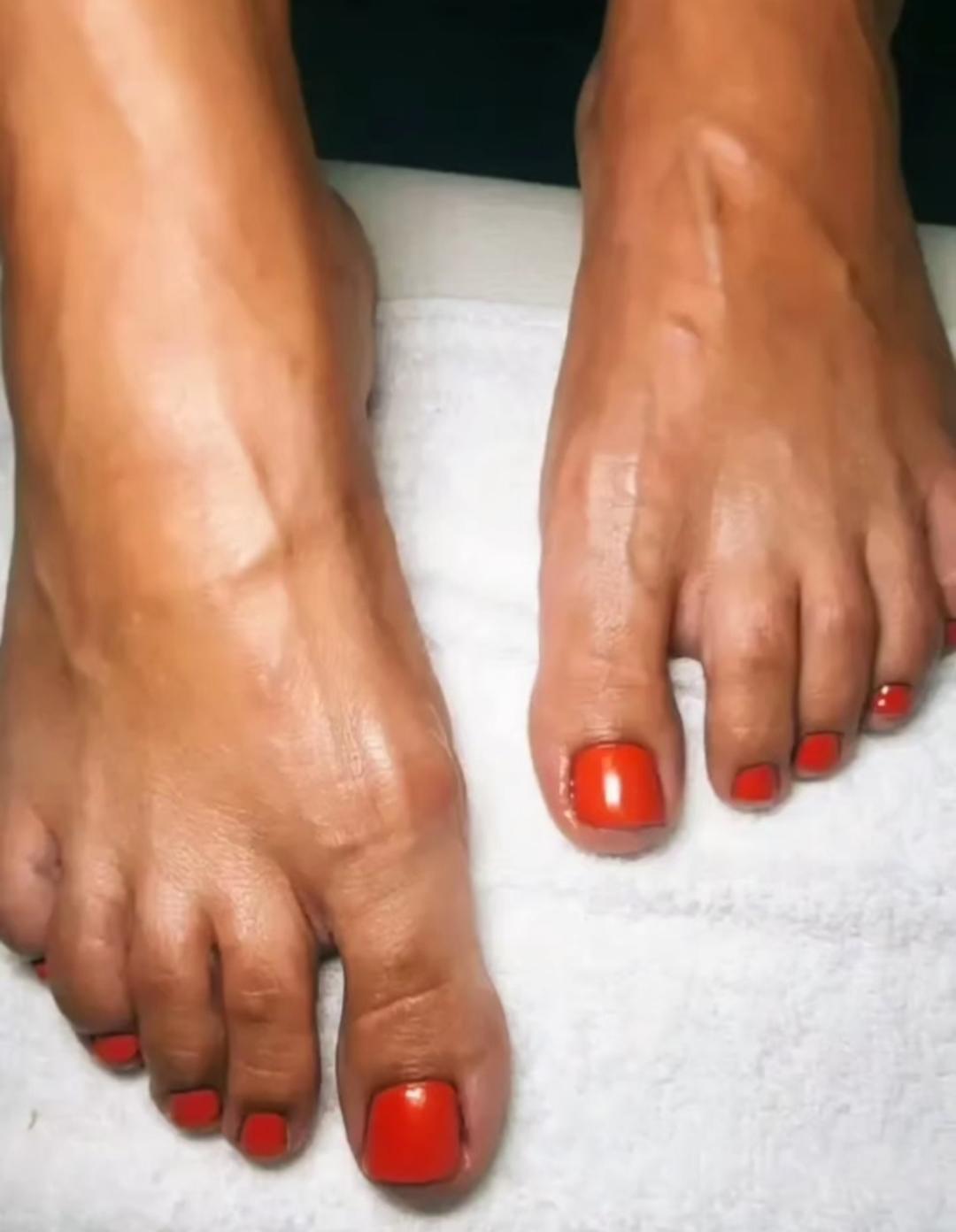 Josea beauty studio #zagreb Estetska pedikura Suha estetska pedikura + masaža stopala + trajni lak