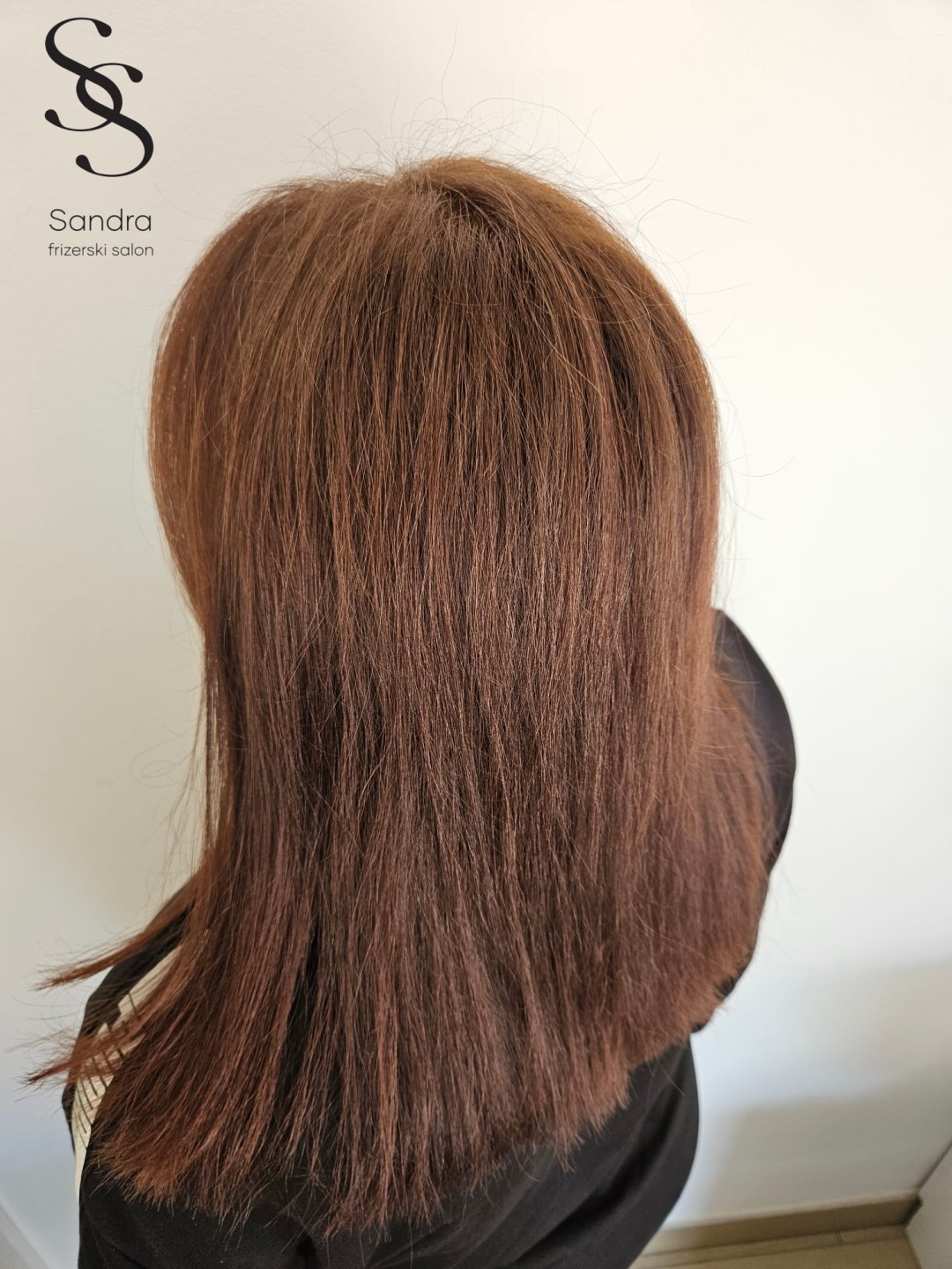 Sandra #zagreb Bojanje kose Bojanje izrasta + feniranje - kosa srednje dužine