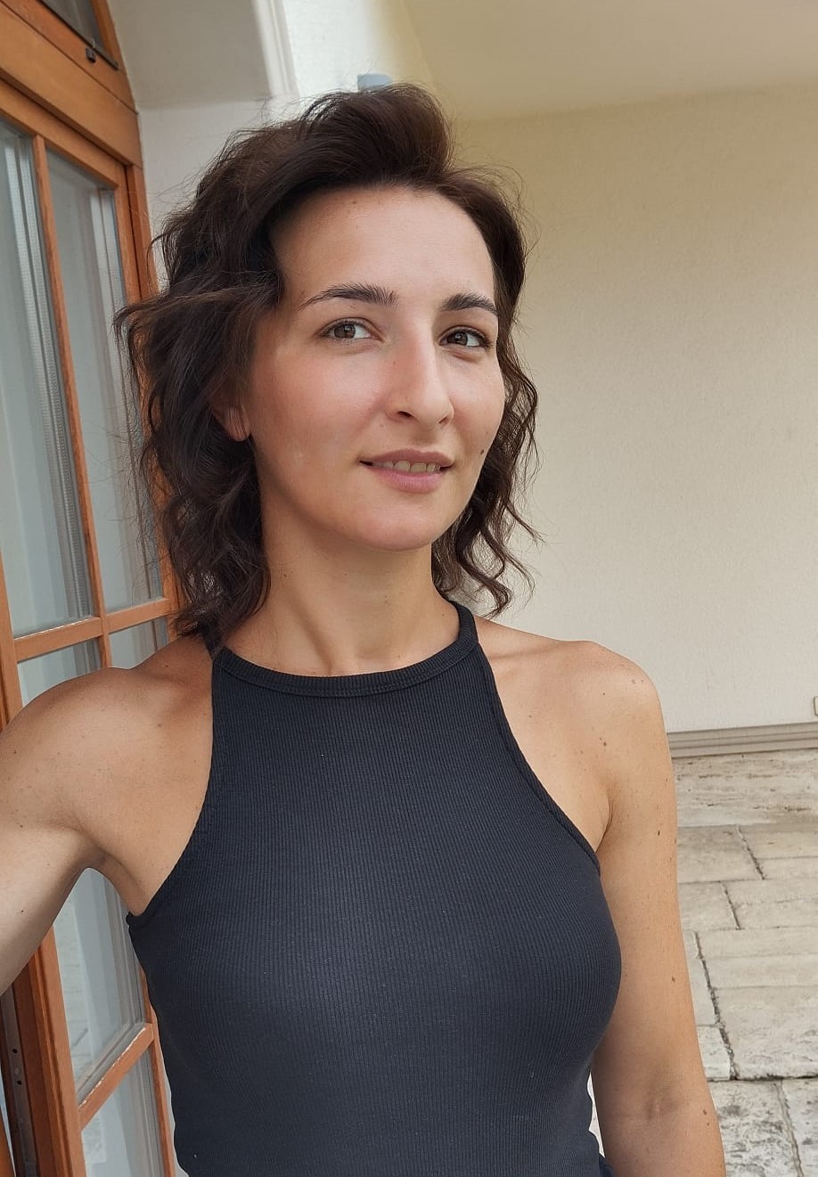 Hairlookboutique #zagreb Bojanje kose Pranje kose + sušenje + fen frizura + žensko šišanje + preljev - poluduga kosa