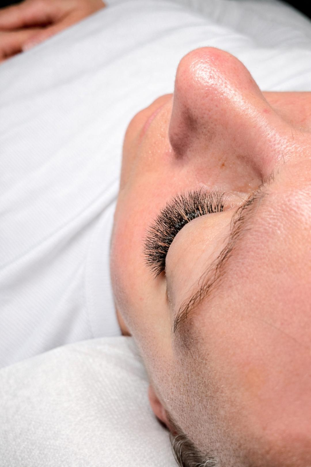 Petite beauté #zagreb Nadogradnja trepavica Nadopuna trepavica - volumen