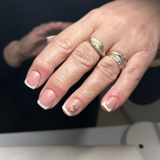 LoveGlam beauty studio #zagreb Gel lak Gellak-gradivni trajni lak S/M Gellak+french 30,00e