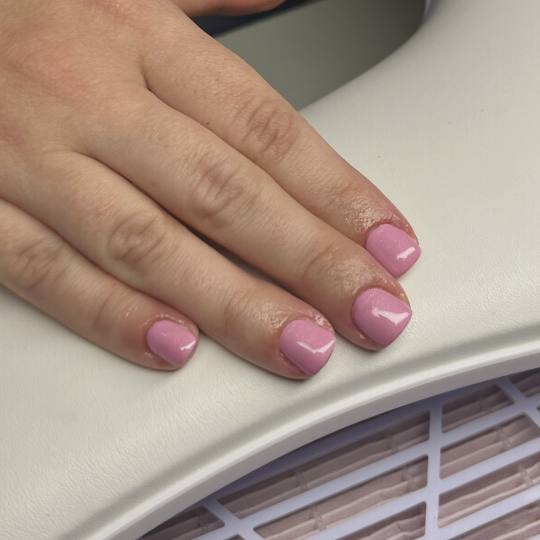 Mia’s Beautique #zagreb Manikura Gradivni trajni lak - ruke