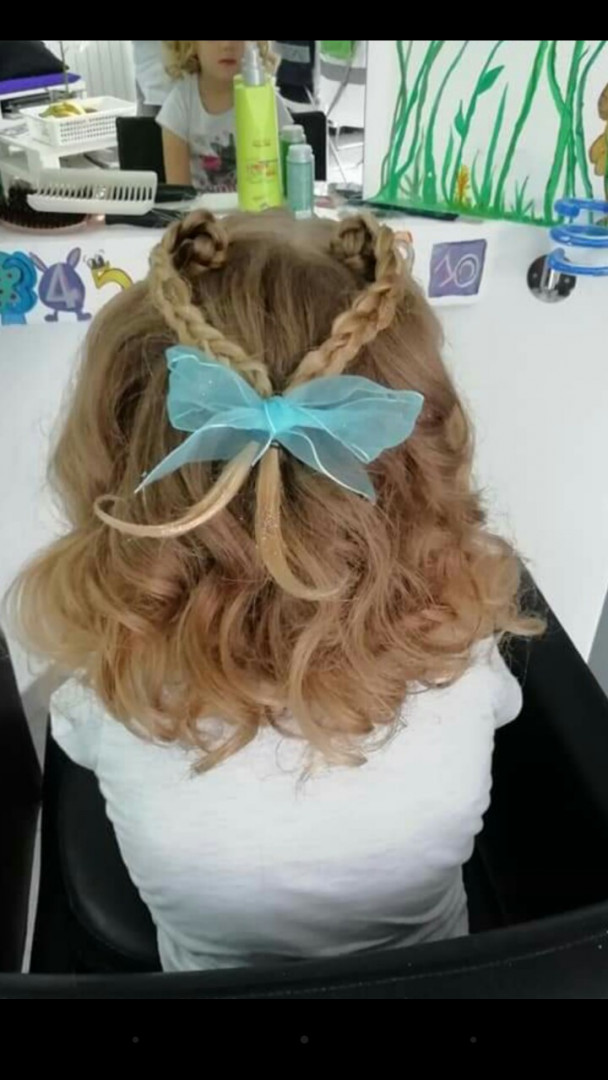 Rio #zagreb Svečane i frizure za svadbu Dječija cool frizura - srednjeduga kosa