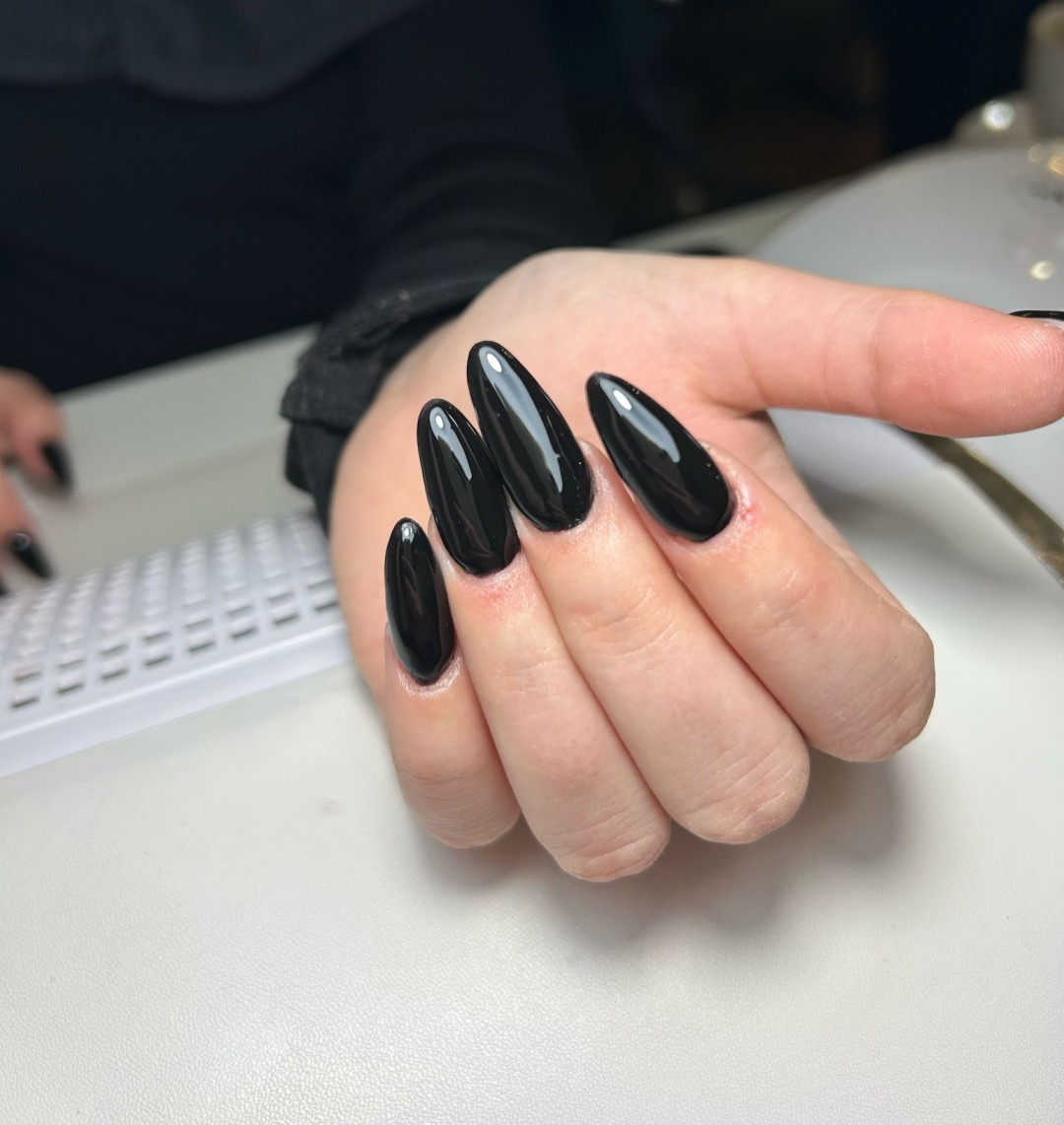 Glow Differently #zagreb Nadogradnja noktiju Ugradnja noktiju - L dužina