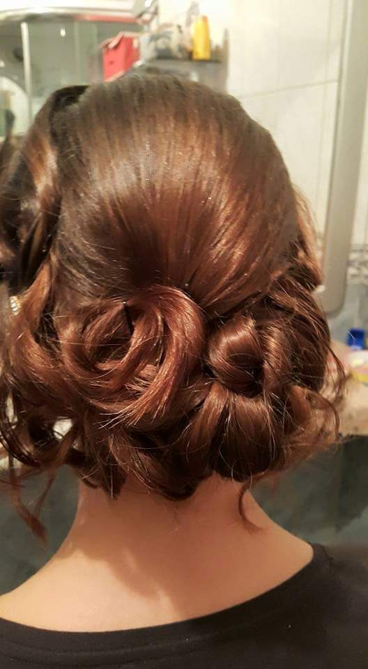 Studio HM #zagreb Njega i ojačavanje kose Svečana frizura