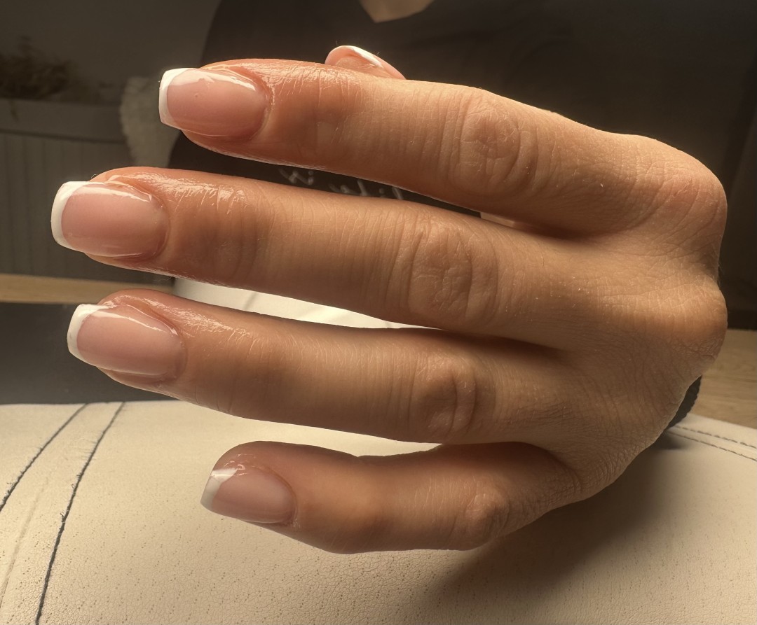 Beauty studio L #zagreb Nadogradnja noktiju Ugradnja noktiju dužina S/M