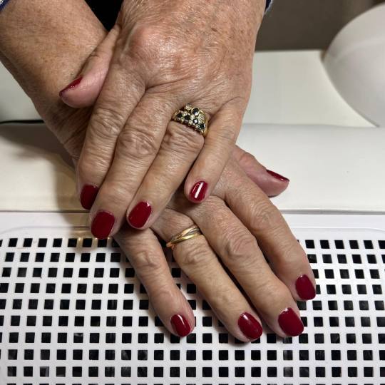 Glow Differently #zagreb Manikura Manikura + trajni lak