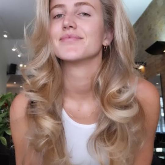 Kudos Hair #zagreb Feniranje i stiliziranje Feniranje volumensko - ekstra duga kosa