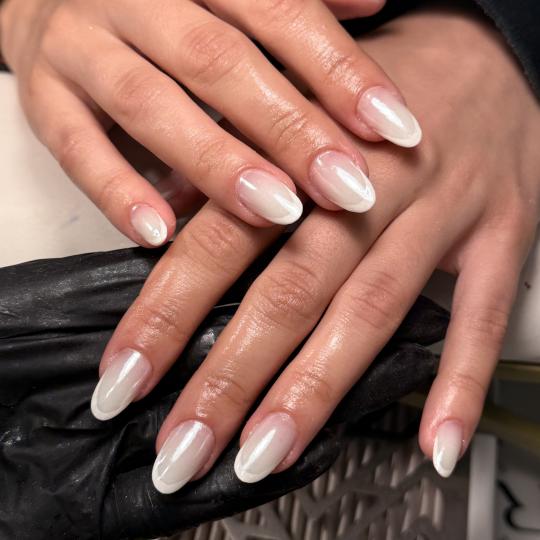 LoveGlam beauty studio #zagreb Manikura Ugradnja noktiju - S dužina Ugradnja pogrickanih noktica