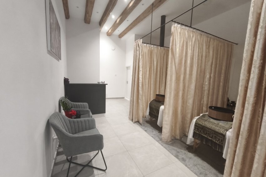Salon za masažu Thai massage by Oaee Trogir